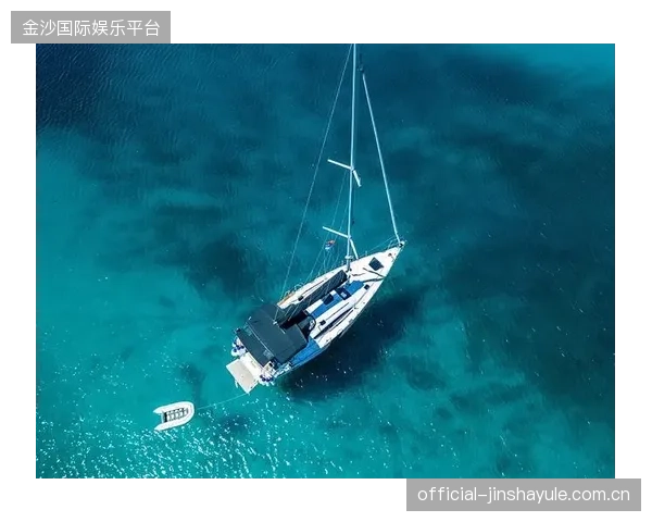 帆船训练场焕新升级：无人机拍摄引领教学效率大飞跃